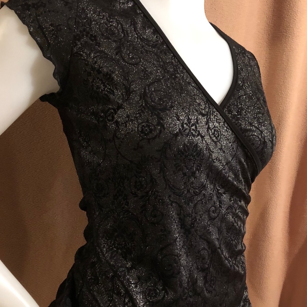 3/$30 - Black top novita size small